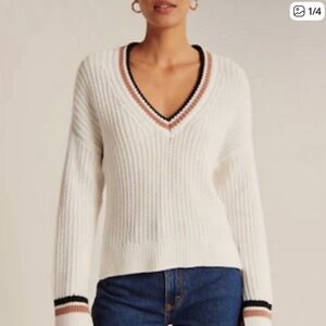 Abercrombie Easy Tipped V-Neck Sweater